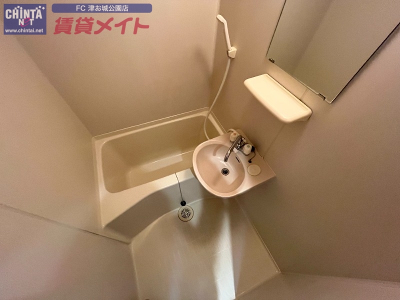 バス・シャワールーム　べつ部屋