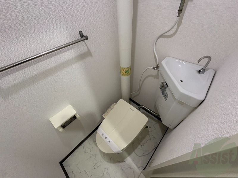 トイレ　こちらはトイレです。清潔感があり、安心して使用できます。