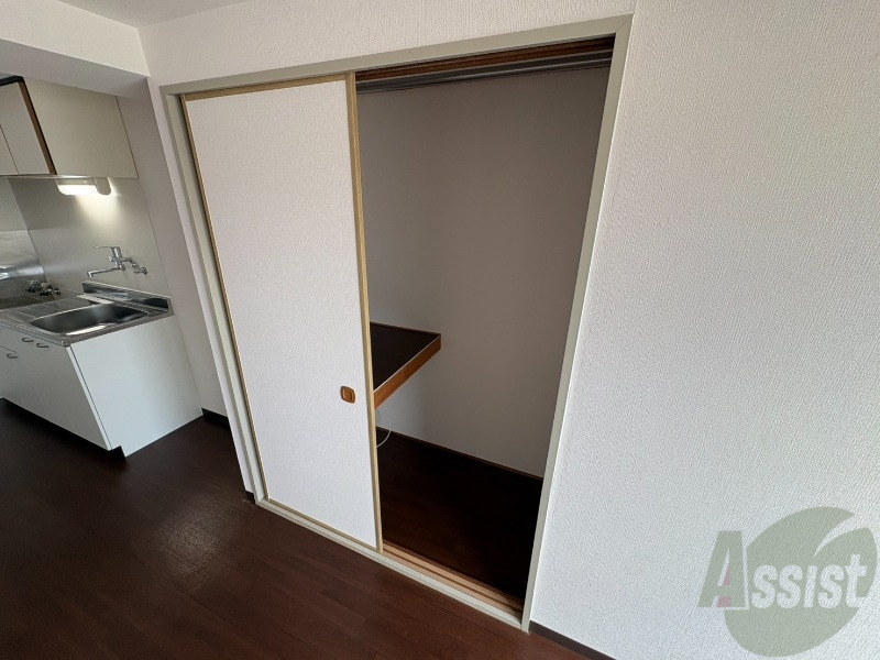 収納　寝室の収納です。部屋がすっきり片付きます。