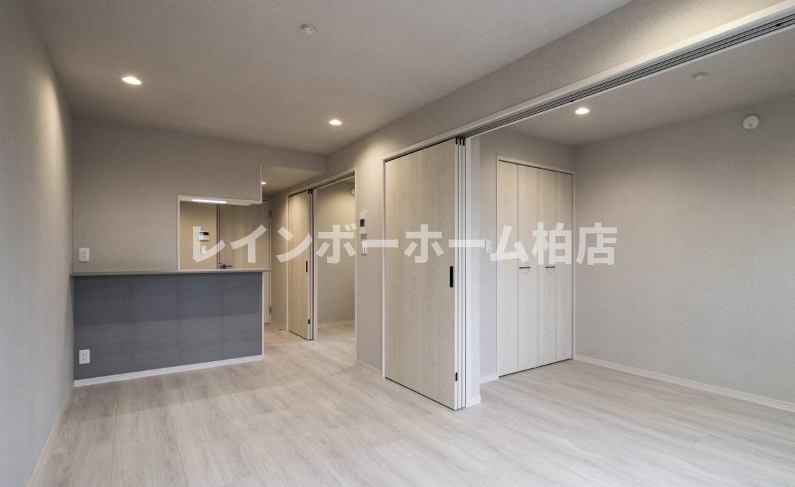 居室・リビング　※別部屋参考写真。