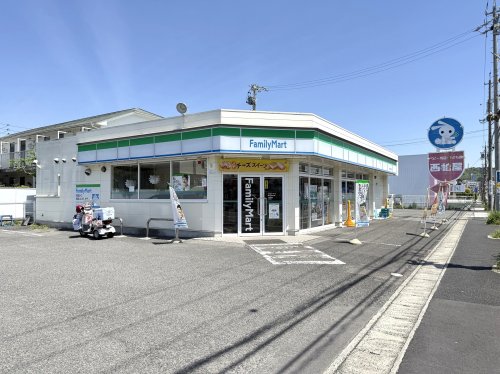 コンビニ　ファミリーマート 白山店（コンビニ）まで423m
