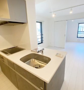 キッチン　写真は同タイプ住居です。