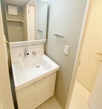洗面設備　写真は同タイプ住居です。