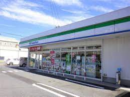 コンビニ　ファミリーマート堀割店（コンビニ）まで1037m