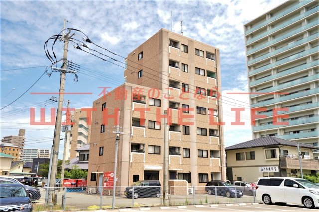 建物外観　落ち着いた雰囲気の外観です