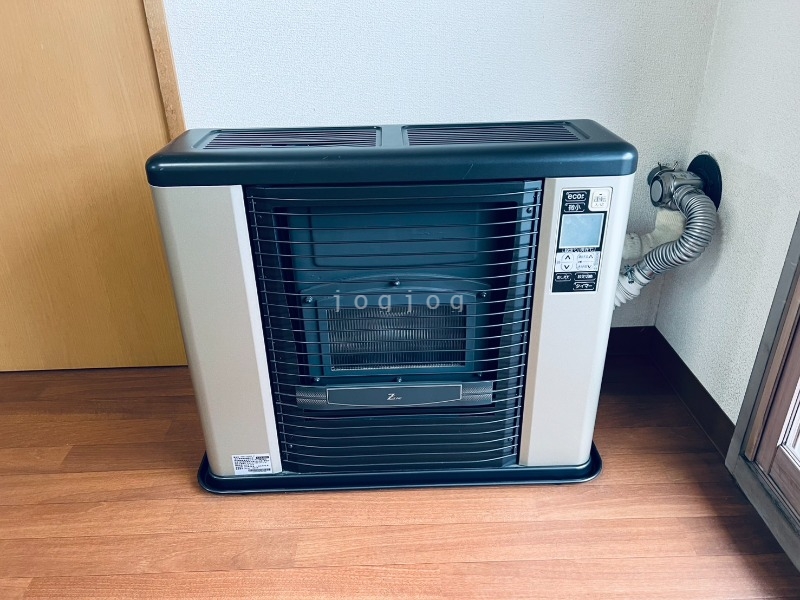 その他設備　冬はあったか石油ストーブです。