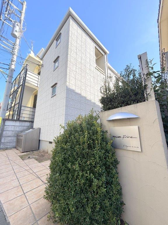 建物外観　エントランス