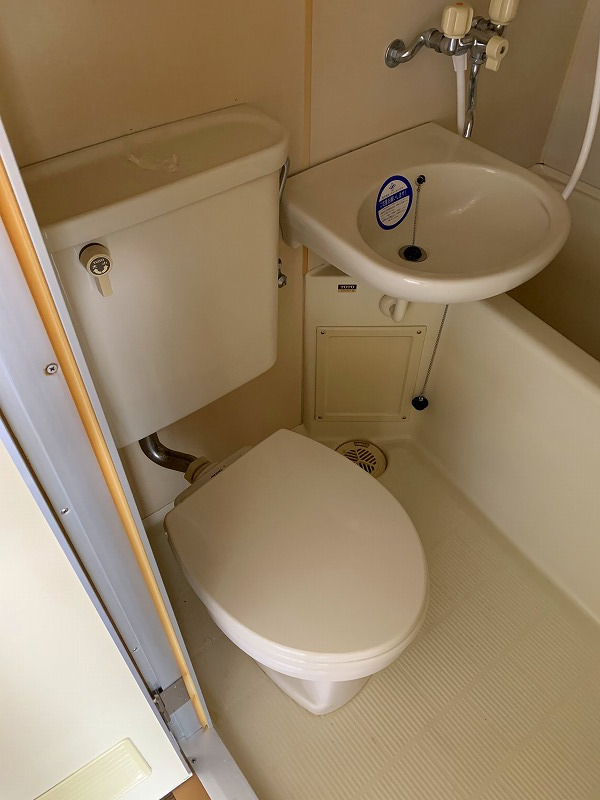 トイレ　浴室内にトイレがあります☆