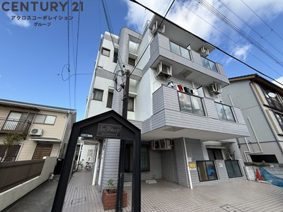 建物外観　居住者専用のごみ置き場があります。