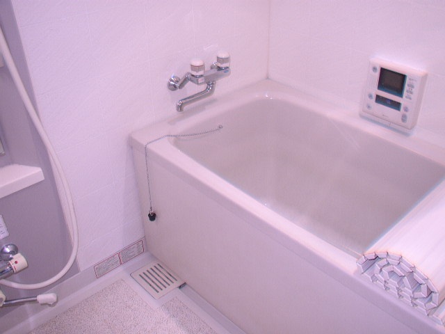 バス・シャワールーム　同物件の別のお部屋です