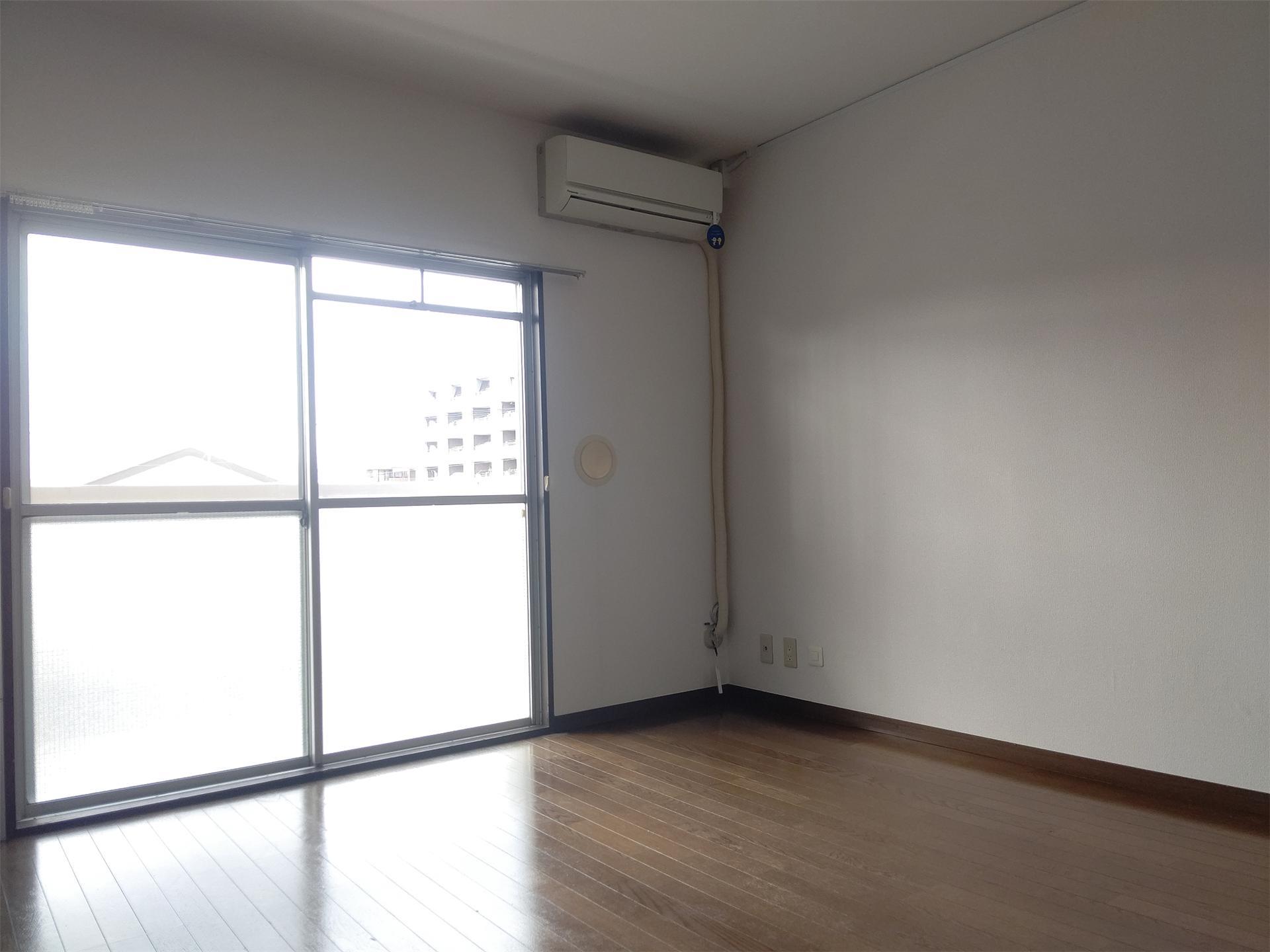 居室・リビング　※別部屋参考写真