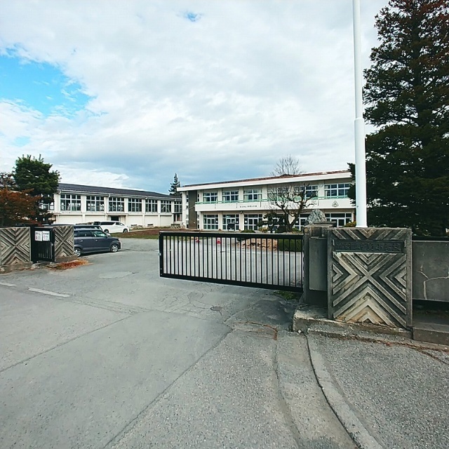 小学校　松本市立菅野小学校（小学校）まで603m