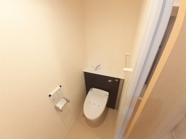 トイレ　清潔感のあるトイレです