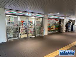 コンビニ　セブンイレブンゆりかもめ豊洲駅店（コンビニ）まで83m