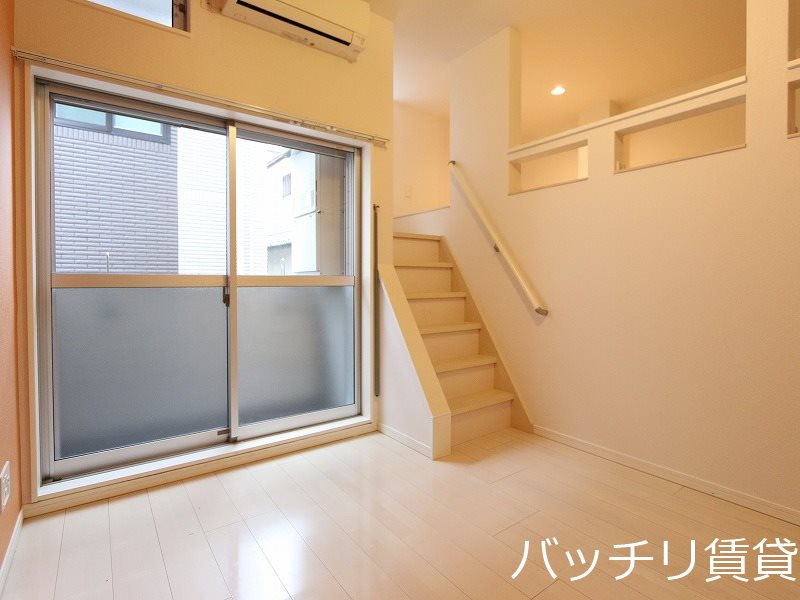 バルコニー　同型タイプの為、現状を優先致します。