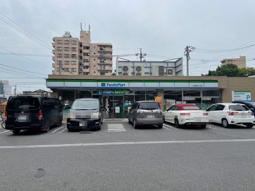 コンビニ　ファミリーマート 昭和鶴舞二丁目店（コンビニ）まで202m