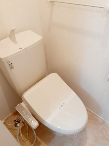 トイレ　清潔感のあるトイレです
