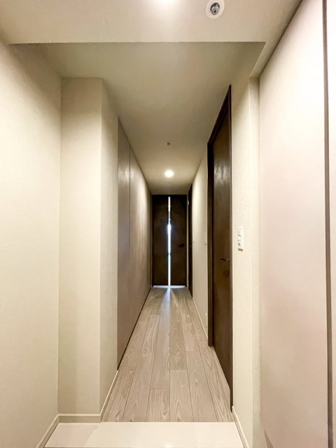 玄関　※写真は同タイプ住戸です。