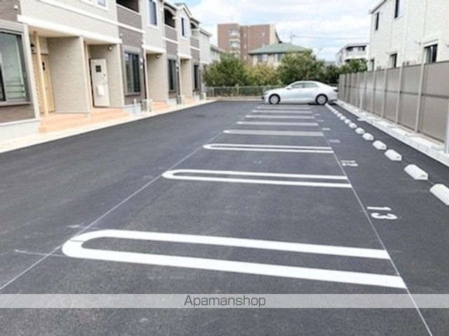 駐車場　駐車場