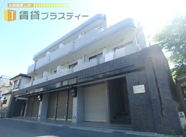 建物外観　エントランスも修繕済みで管理体制良好のマンションです。