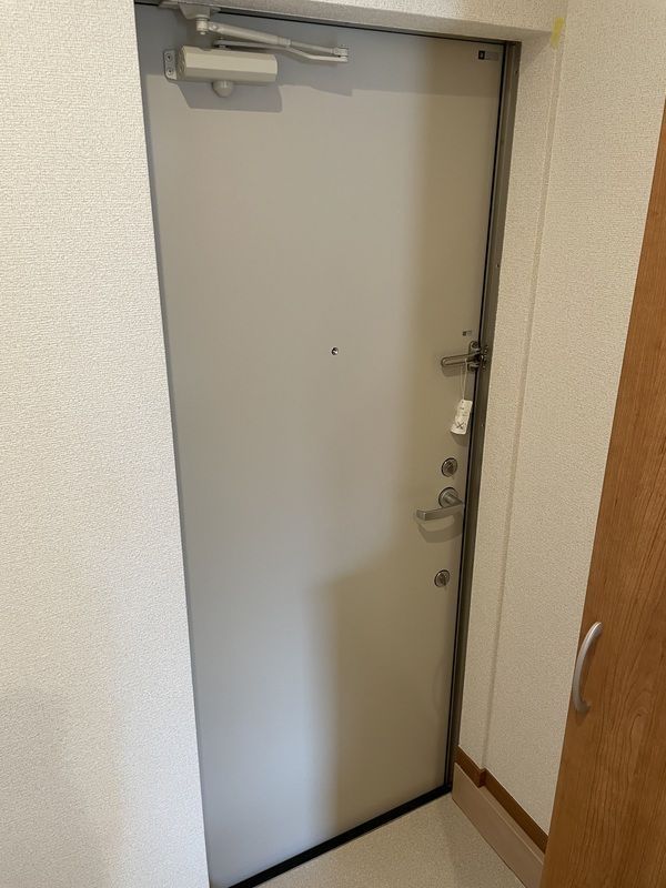 玄関　※別部屋参照写真