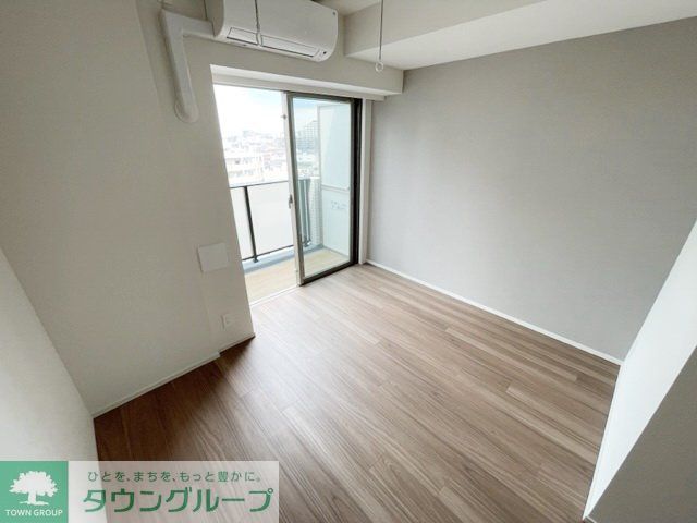SHOKEN Residence横浜鶴見IVの居間写真