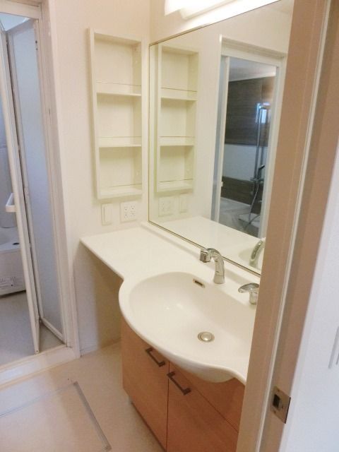 洗面設備　毎朝の準備に便利な独立独立洗面台