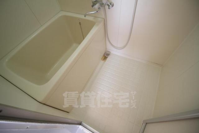 阪急宝塚線 曽根駅 徒歩9分 4階建 築52年の風呂写真