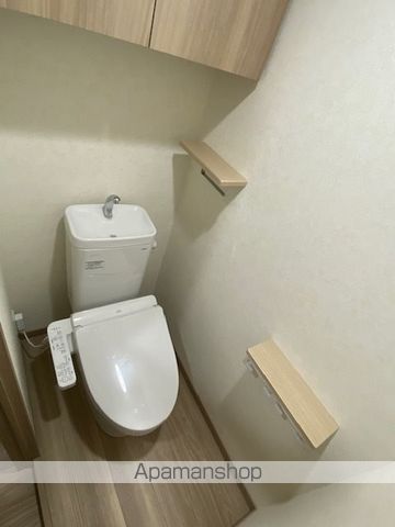 東京メトロ千代田線 綾瀬駅 徒歩10分 8階建 築2年のトイレ写真
