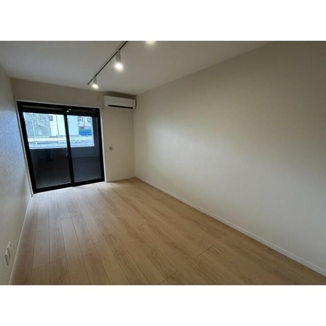 ＪＲ埼京線 与野本町駅 徒歩15分 3階建 築5年の居間写真