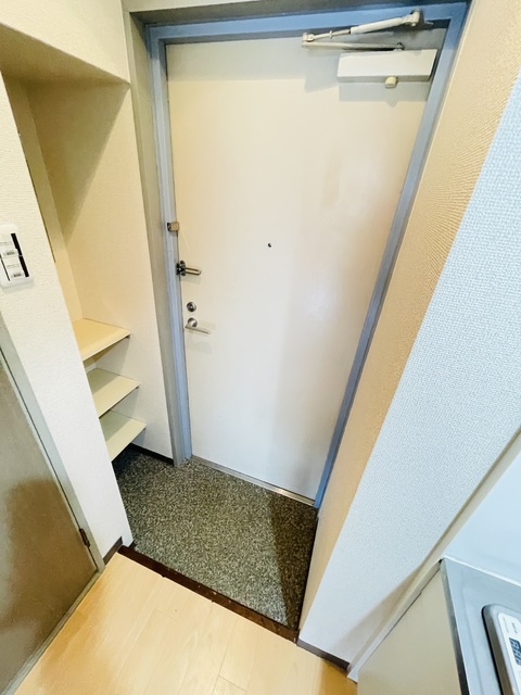 コスモハイツの玄関写真