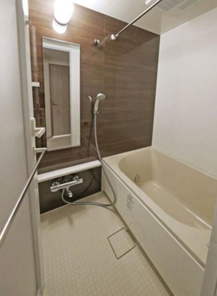 バス・シャワールーム　※別部屋参考写真
