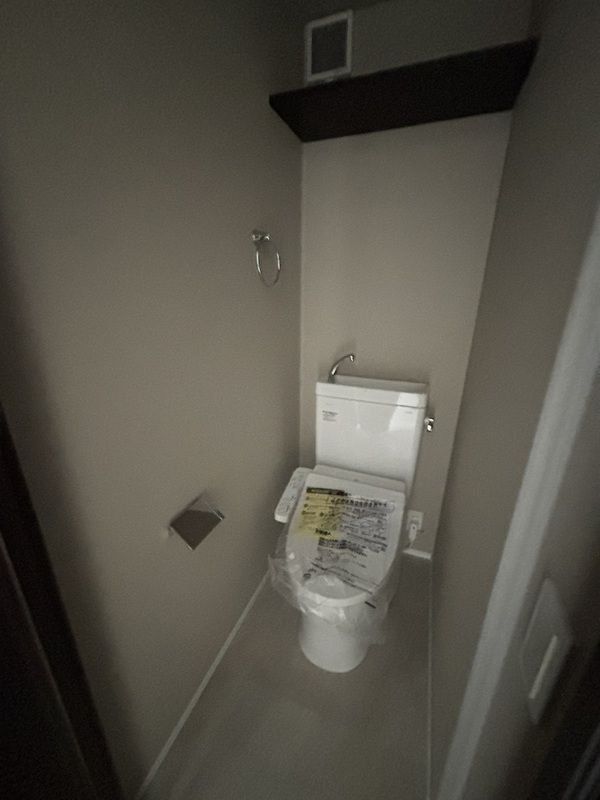 都営大江戸線 落合南長崎駅 徒歩4分 5階建 築2年のトイレ写真