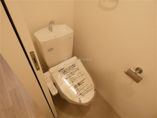 セレニテ三宮リアンのトイレ写真