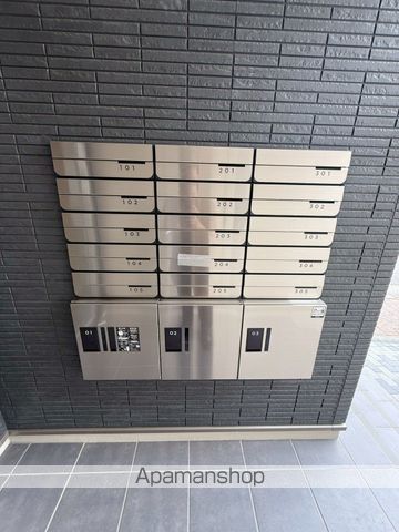 ブルーライン 蒔田駅 徒歩5分 3階建 築1年の外観写真