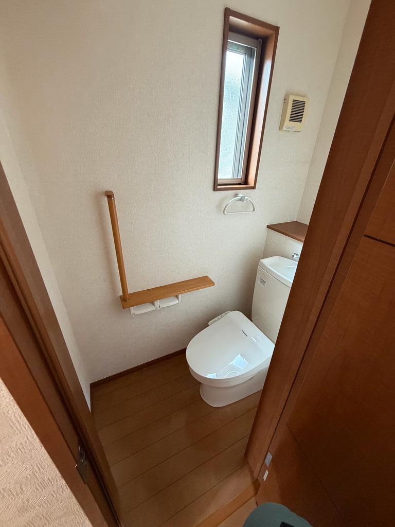 南鎌ヶ谷一丁目戸建のトイレ写真
