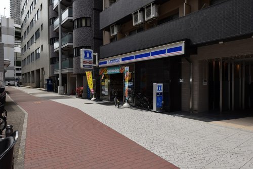 コンビニ　ローソン西本町3丁目（コンビニ）まで8m