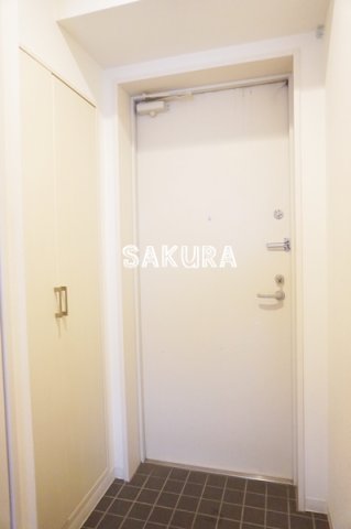 メゾン柳の玄関写真