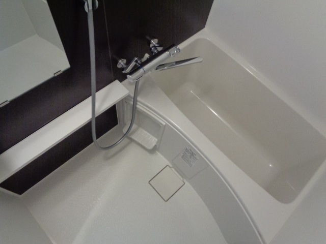 地下鉄御堂筋線 江坂駅 徒歩7分 8階建 築7年の風呂写真