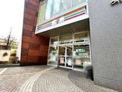 コンビニ　セブンイレブン品川大井4丁目店（コンビニ）まで135m