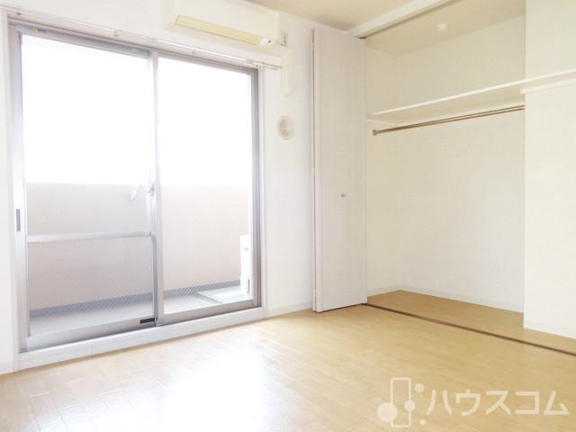 居室・リビング　開放感のある窓！早起きが楽しみになりますね♪