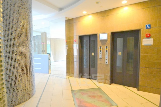 地下鉄御堂筋線 新大阪駅 徒歩2分 15階建 築18年の外観写真