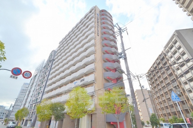地下鉄御堂筋線 新大阪駅 徒歩2分 15階建 築18年の外観写真