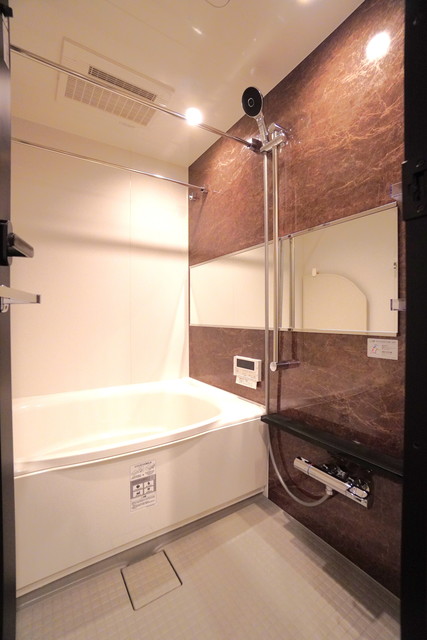 バス・シャワールーム　※写真は同タイプ住戸です。