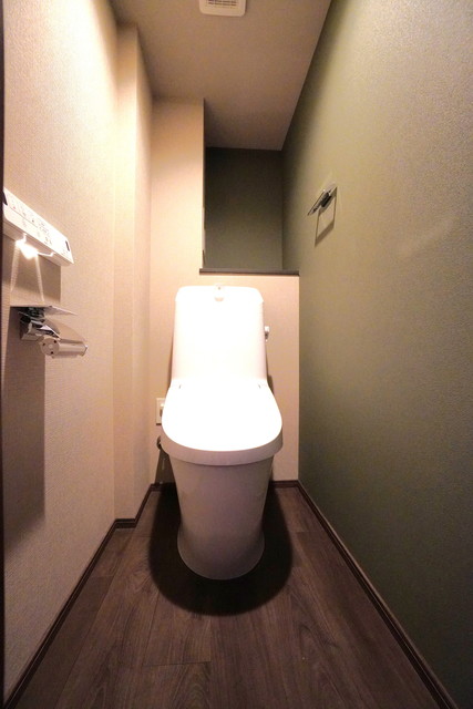 トイレ　※写真は同タイプ住戸です。
