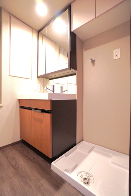 洗面設備　※写真は同タイプ住戸です。