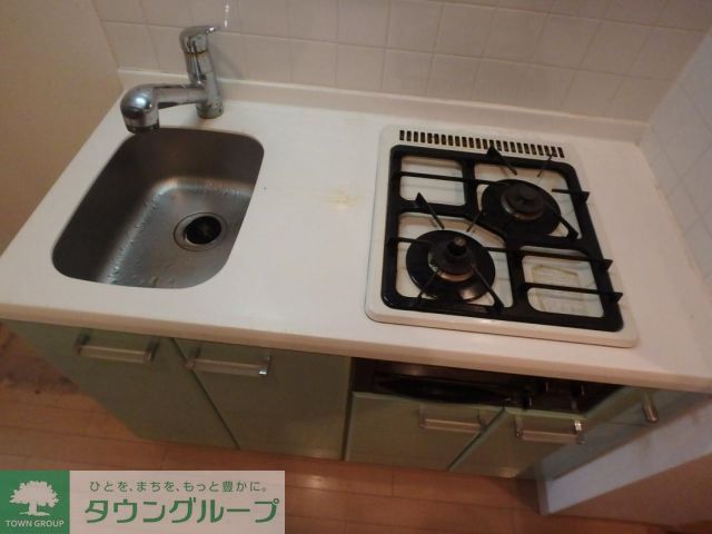 キッチン　システムキッチン（2口ガスコンロ・グリル付）