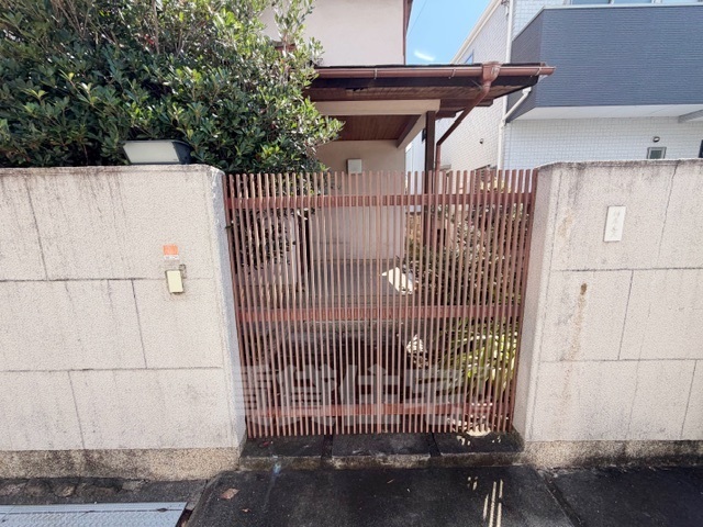 貸家 箕面市半町の外観写真
