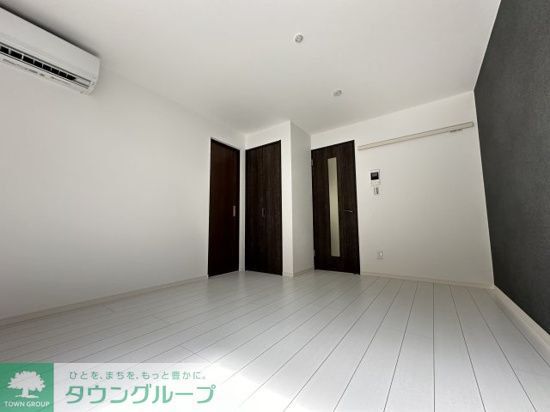 ベイルームシャトン橋本の居間写真