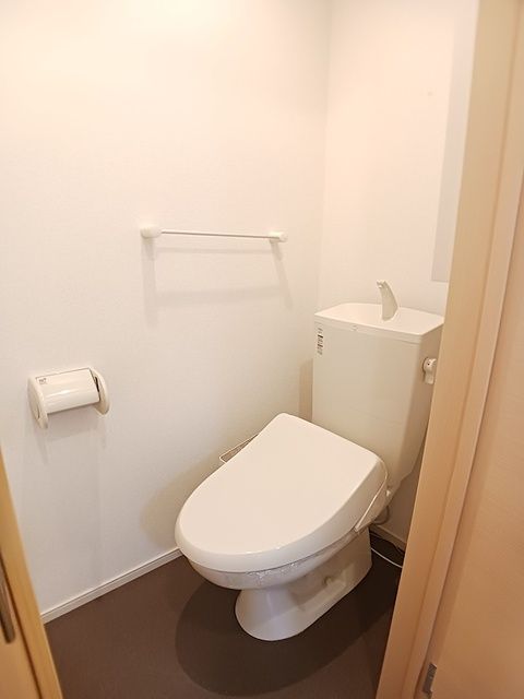 阪急宝塚線 三国駅 徒歩5分 2階建 築13年のトイレ写真